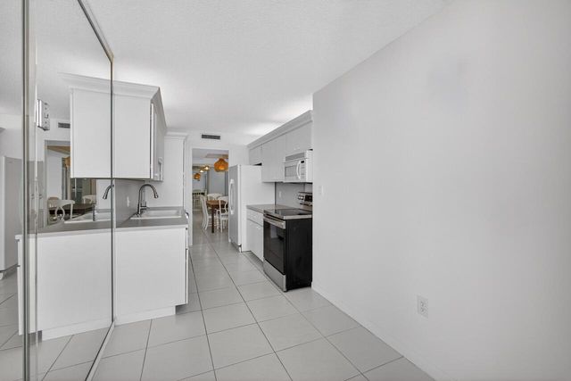 4200 N Ocean Drive 2-804, Singer Island, FL 33404