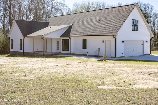 151 Cabin Creek Lane, Clinton, NC 28328