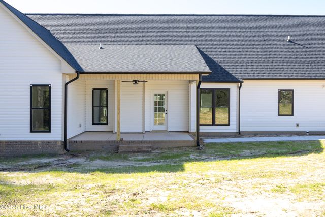 151 Cabin Creek Lane, Clinton, NC 28328