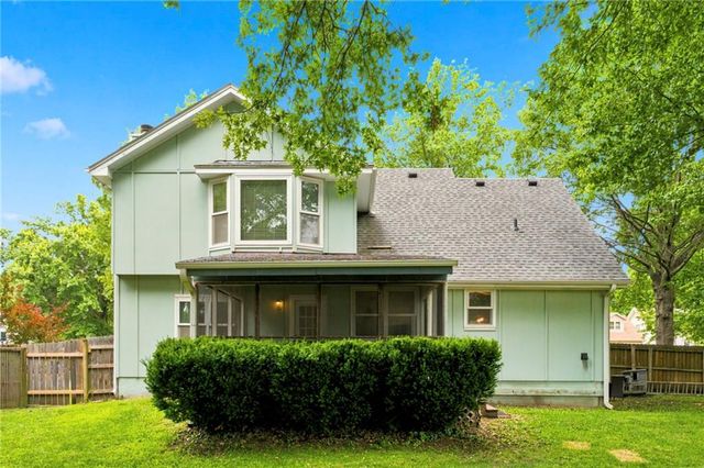 13107 S Arapaho Drive, Olathe, KS 66062