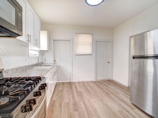 20 Geneva St, Elizabeth City, NJ 07206