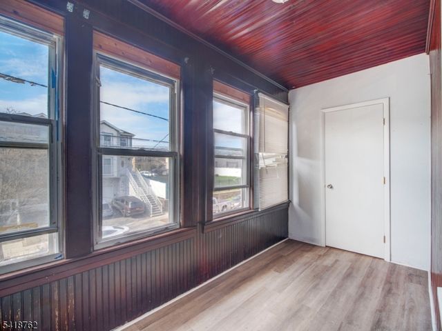 20 Geneva St, Elizabeth City, NJ 07206