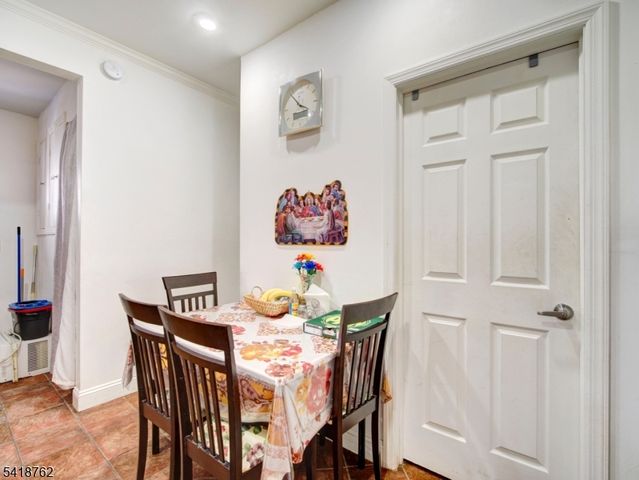 20 Geneva St, Elizabeth City, NJ 07206