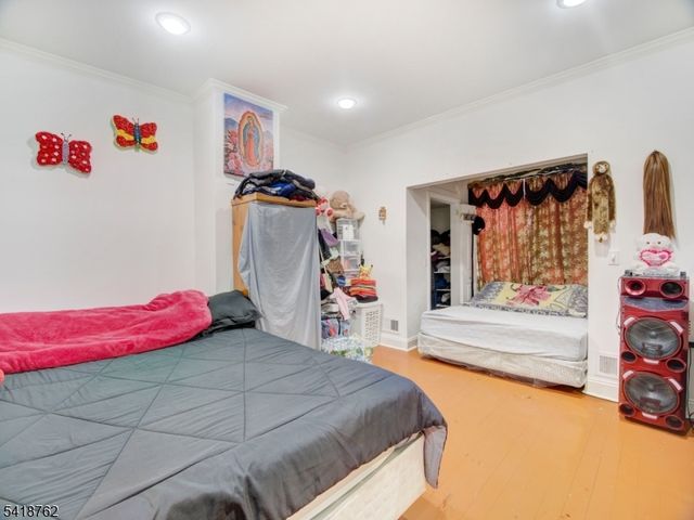 20 Geneva St, Elizabeth City, NJ 07206
