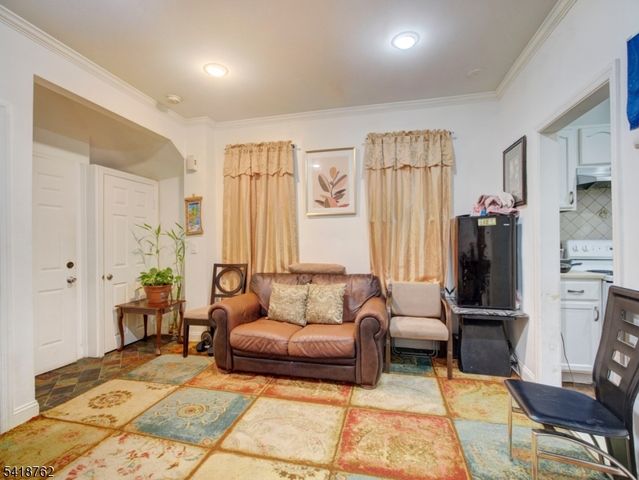 20 Geneva St, Elizabeth City, NJ 07206