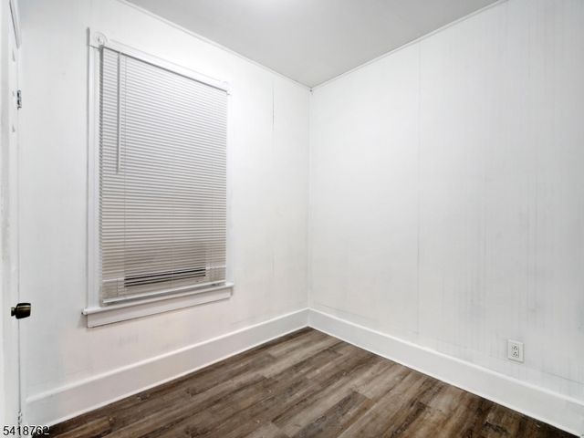 20 Geneva St, Elizabeth City, NJ 07206