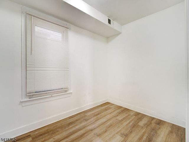 20 Geneva St, Elizabeth City, NJ 07206