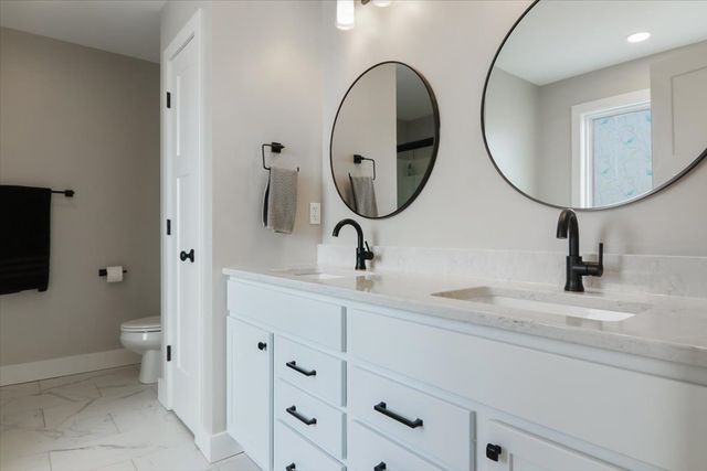 401 A Jenny Lane, Heyworth, IL 61745