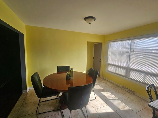 1241 W 56th Avenue, Merrillville, IN 46410