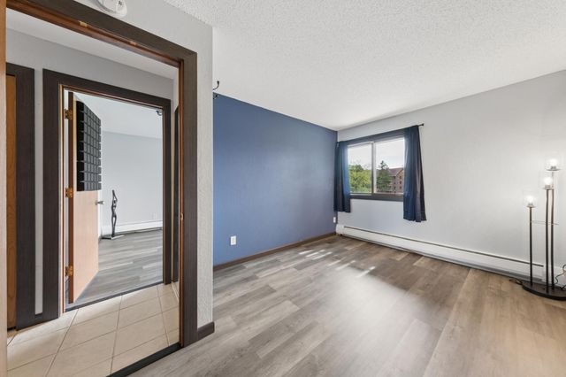 3440 Golfview Drive 121, Eagan, MN 55123