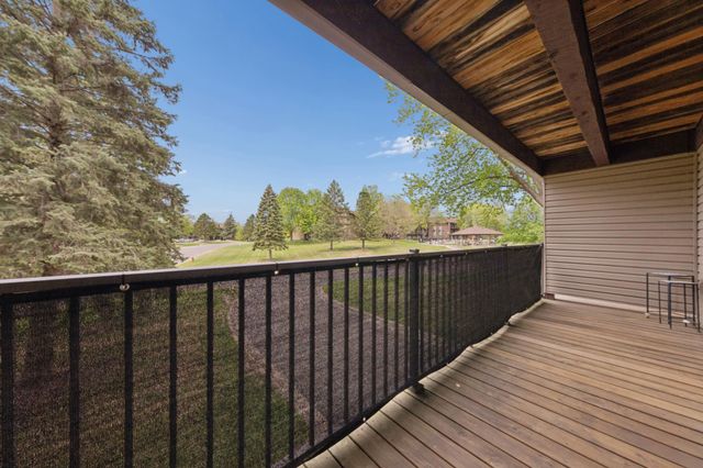 3440 Golfview Drive 121, Eagan, MN 55123