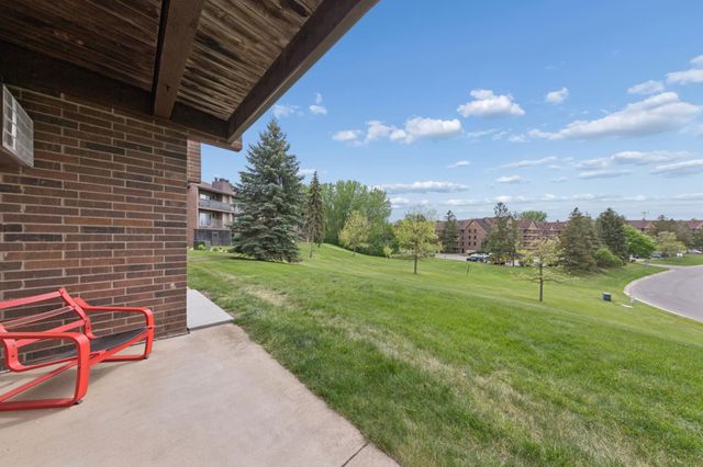 3440 Golfview Drive 121, Eagan, MN 55123