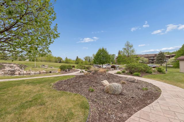 3440 Golfview Drive 121, Eagan, MN 55123