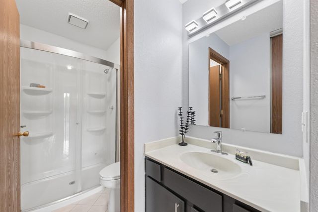 3440 Golfview Drive 121, Eagan, MN 55123