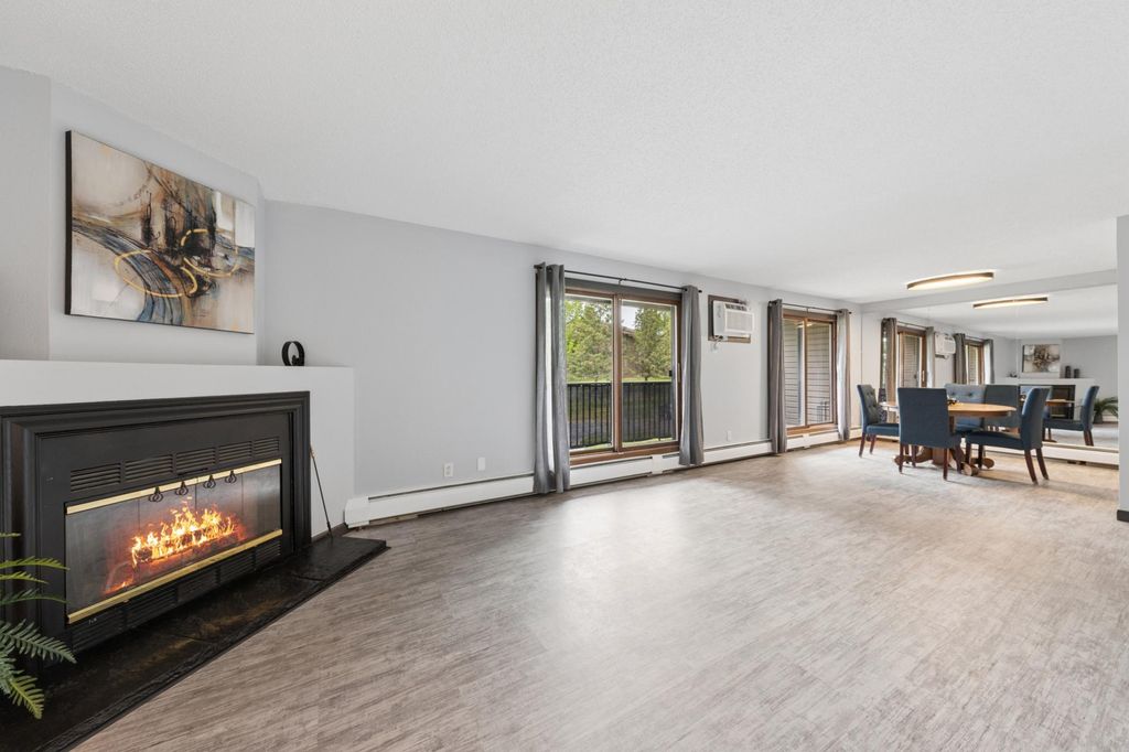 3440 Golfview Drive 121, Eagan, MN 55123