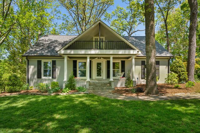 111 Riverpoint Road, Signal Mountain, TN 37377