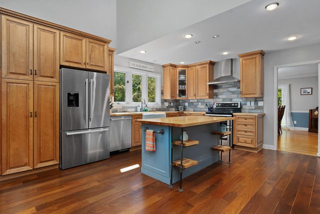 111 Riverpoint Road, Signal Mountain, TN 37377