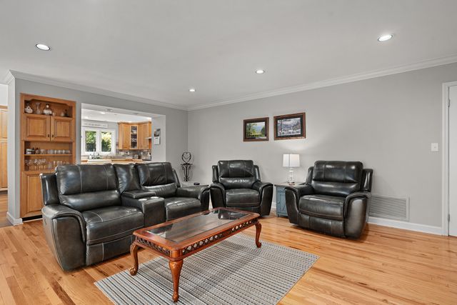 111 Riverpoint Road, Signal Mountain, TN 37377