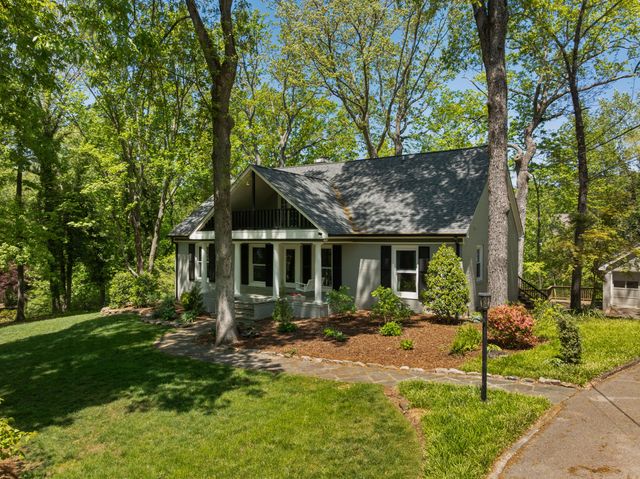 111 Riverpoint Road, Signal Mountain, TN 37377