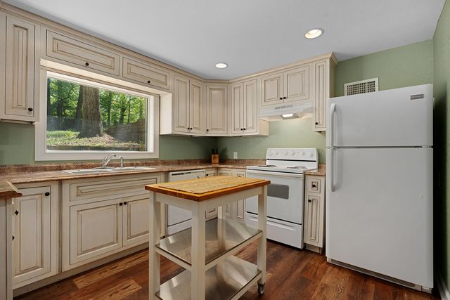 111 Riverpoint Road, Signal Mountain, TN 37377