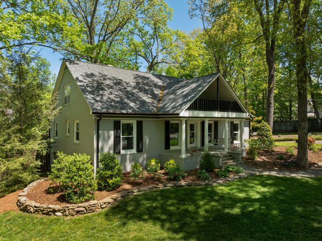 111 Riverpoint Road, Signal Mountain, TN 37377