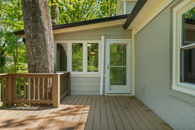 111 Riverpoint Road, Signal Mountain, TN 37377
