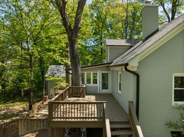 111 Riverpoint Road, Signal Mountain, TN 37377