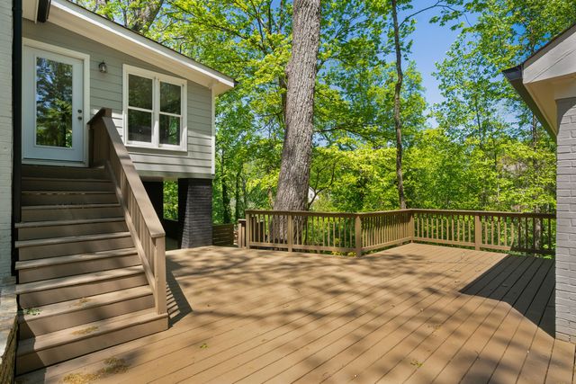 111 Riverpoint Road, Signal Mountain, TN 37377