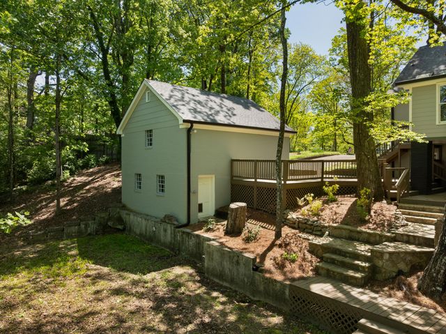 111 Riverpoint Road, Signal Mountain, TN 37377