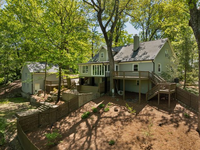 111 Riverpoint Road, Signal Mountain, TN 37377