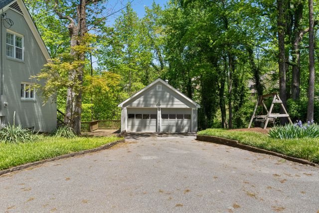 111 Riverpoint Road, Signal Mountain, TN 37377
