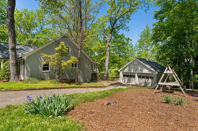 111 Riverpoint Road, Signal Mountain, TN 37377