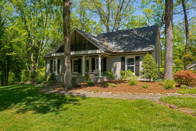 111 Riverpoint Road, Signal Mountain, TN 37377
