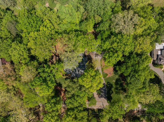 111 Riverpoint Road, Signal Mountain, TN 37377