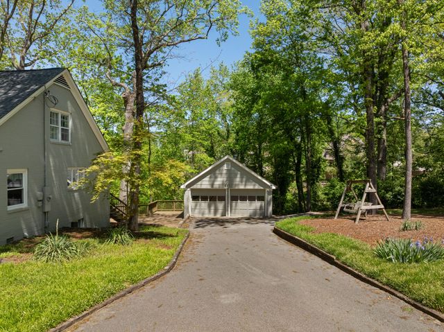 111 Riverpoint Road, Signal Mountain, TN 37377