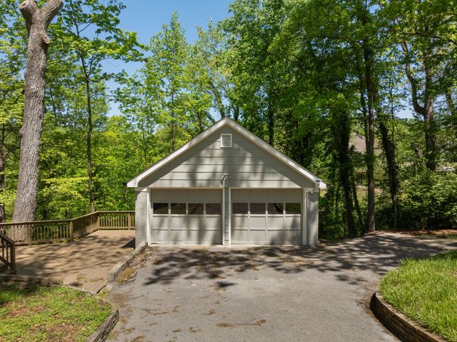 111 Riverpoint Road, Signal Mountain, TN 37377