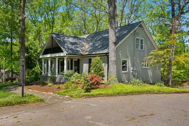 111 Riverpoint Road, Signal Mountain, TN 37377