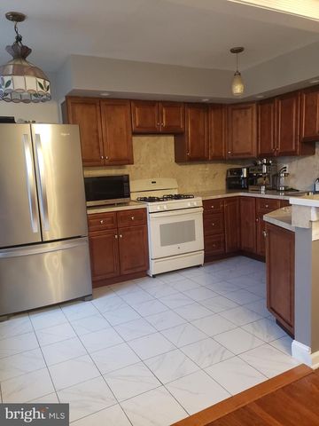 11872 BASILE RD, Philadelphia, PA 19154