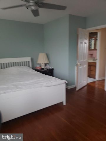 11872 BASILE RD, Philadelphia, PA 19154