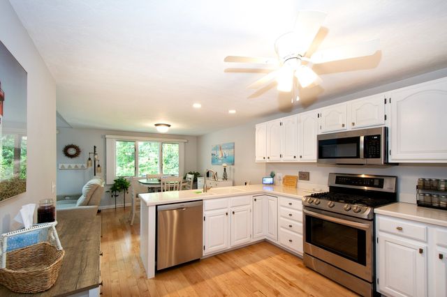 51 Portside Dr 51, Mashpee, MA 02649