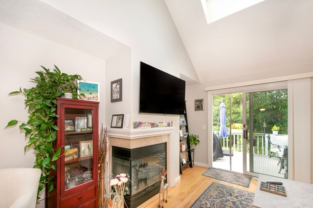 51 Portside Dr 51, Mashpee, MA 02649