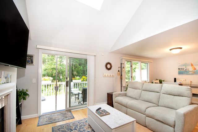 51 Portside Dr 51, Mashpee, MA 02649