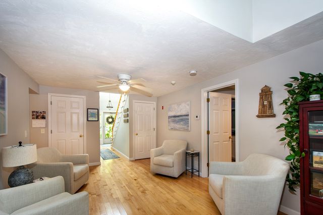 51 Portside Dr 51, Mashpee, MA 02649