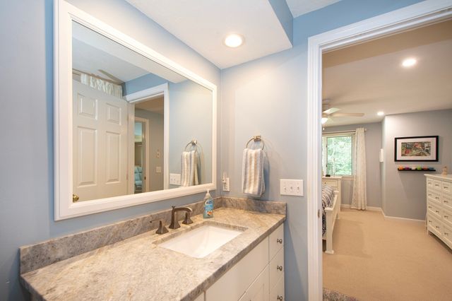 51 Portside Dr 51, Mashpee, MA 02649