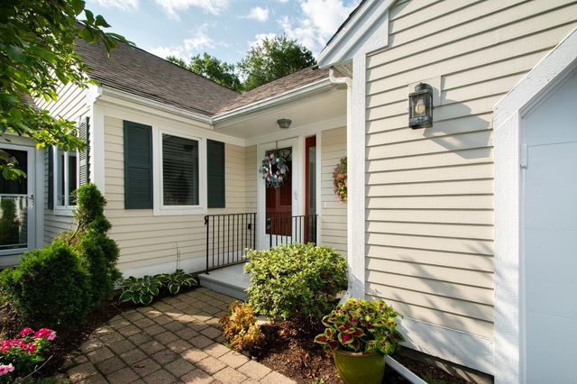 51 Portside Dr 51, Mashpee, MA 02649