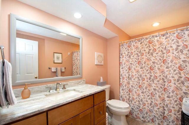 51 Portside Dr 51, Mashpee, MA 02649