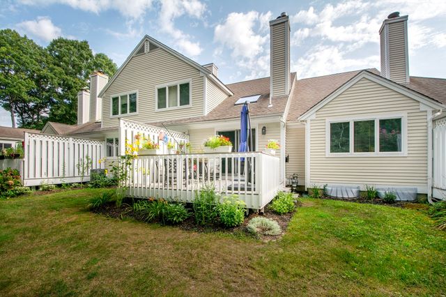 51 Portside Dr 51, Mashpee, MA 02649