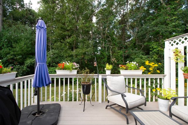 51 Portside Dr 51, Mashpee, MA 02649