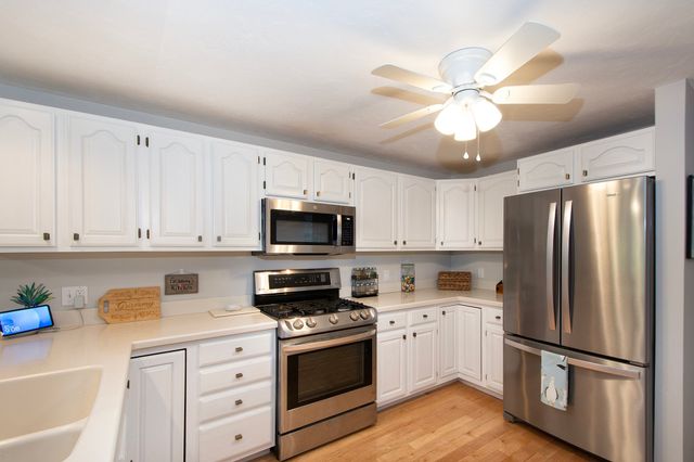 51 Portside Dr 51, Mashpee, MA 02649