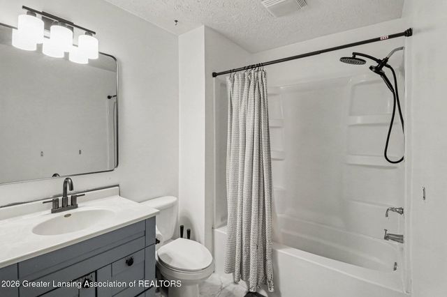 6045 W Plains Road, Eaton Rapids, MI 48827